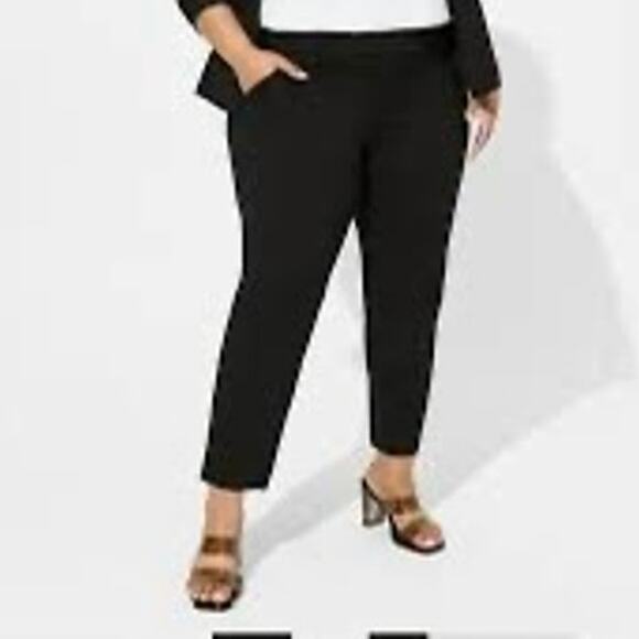Torrid Pants - NWT Torrid Black Ponte Pull-On Taper Pant Relaxed Fit Size 1X/14